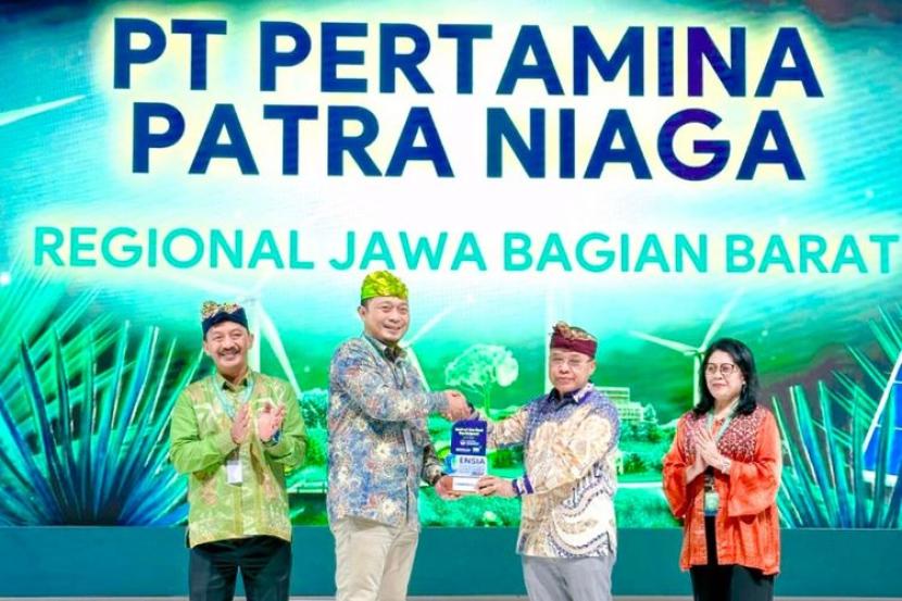 Pertamina Patra Niaga Regional Jawa Bagian Barat Raih Best of The Best ENSIA Award 2024