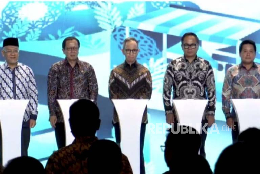 Pertemuan Perbankan Syariah Dalam Rangka Peluncuran Roadmap Pengembangan dan Penguatan Perbankan Syariah Indonesia 2023-2027 yang disiarkan secara daring, Senin (27/11/2023).