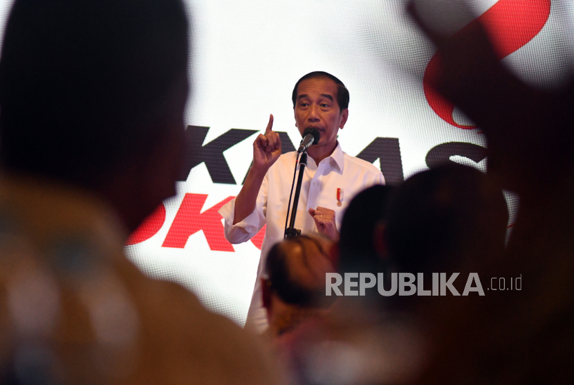 Presiden Joko Widodo menyampaikan sambutan saat pembukaan Rapat Kerja Nsional (Rakernas) Sekretariat Nasional (Seknas) Jokowi di Kota Bogor, Jawa Barat, Sabtu (16/9/2023). Rakernas Seknas Jokowi yang diikuti sebanyak 25 perwakilan DPW se-Indonesia tersebut sebagai bagian konsolidasi organisasi dalam persiapan menjelang Pilpres 2024. 