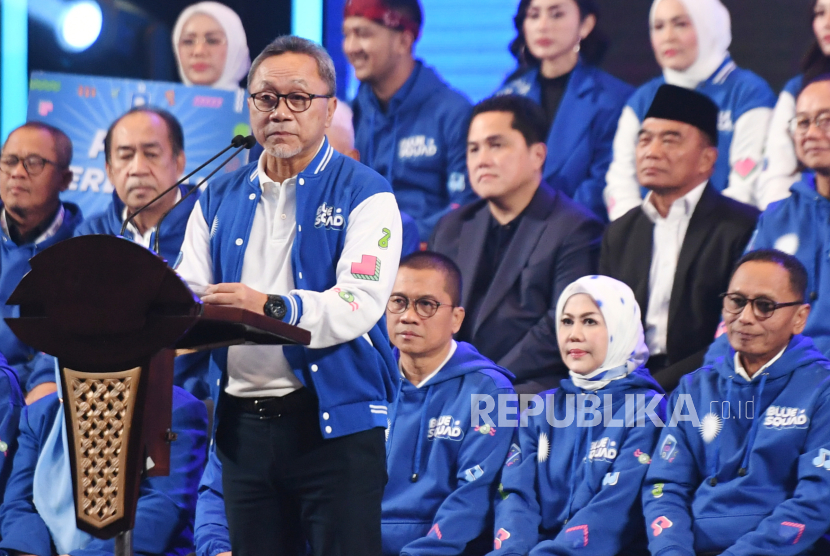 Ketua Umum Partai Amanat Nasional (PAN) Zulkifli Hasan. Ketum PAN Zulkifli Hasan mengaku sudah melapor ke Jokowi soal mendukung Prabowo.
