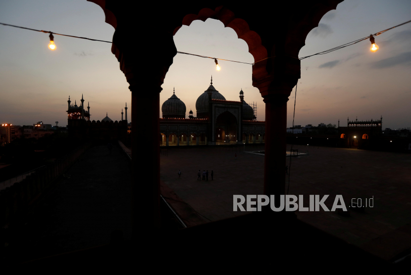 Muslim Kerala Pro Kontra tentang Rileksasi Masjid. Pemandangan masjid Jama Masjid di kawasan tua Delhi, India.
