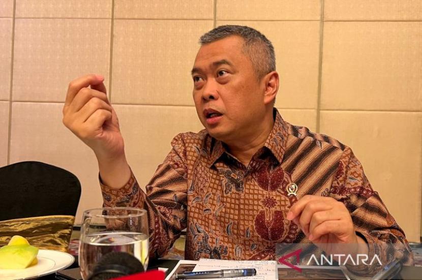 Menhub: Avtur dan BBM angkutan Lebaran aman meski gejolak Timur Tengah.