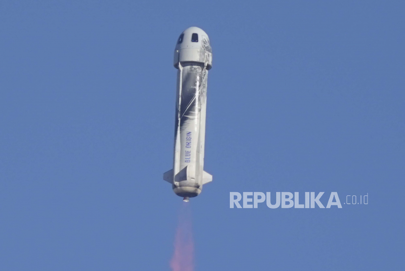  Roket New Shepard Blue Origin diluncurkan membawa penumpang ke luar angkasa. ilustrasi