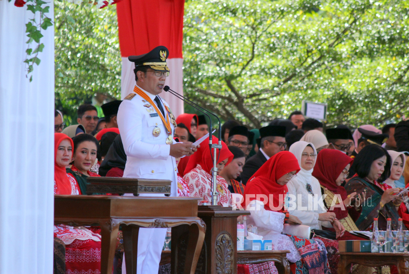 Gubernur Jawa Barat Ridwan Kamil (Emil). Di upacara HUT RI, Gubernur Ridwan Kamil meminta untuk menitipkan Jawa Barat.