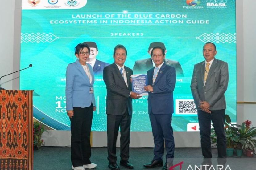 Pemerintah luncurkan Peta Jalan Panduan Aksi Ekosistem Karbon Biru.