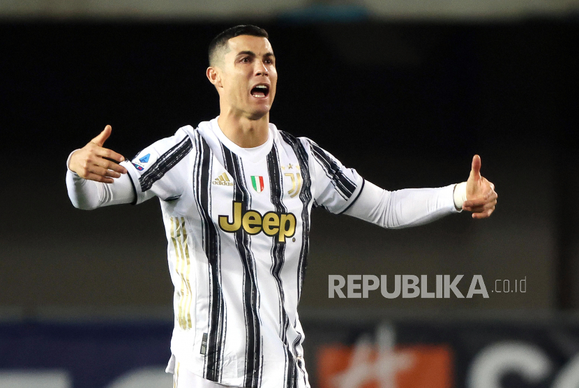 Reaksi Cristiano Ronaldo dari Juventus selama pertandingan sepak bola Serie A Italia antara Hellas Verona FC dan Juventus FC di stadion Marcantonio Bentegodi di Verona, Italia, 27 Februari 2021.