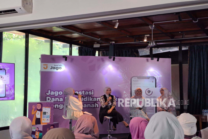 Unit usaha PT Bank Jago Tbk yakni Jago Syariah menggelar Talkshow Jago Investasi Pendidikan Anak dengan Amanah di Jakarta, Sabtu (11/2/2023)