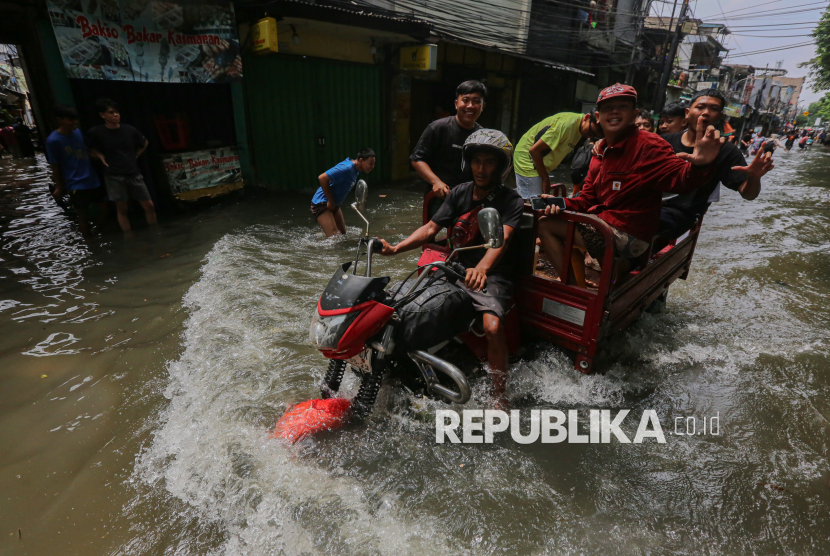 Penyemaian NaCl Dilakukan di Selat Sunda Hingga Tangerang
