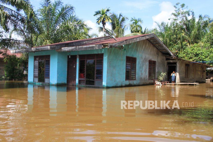 Rumah warga terendam banjir, ilustrasi.