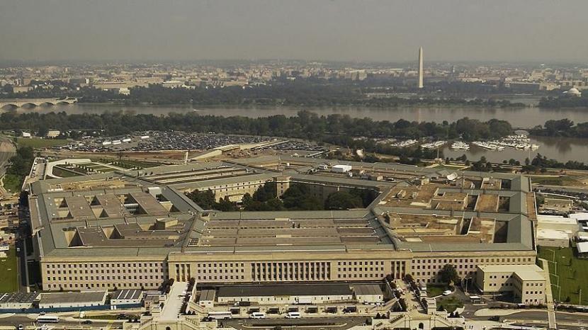 Pejabat Pentagon mundur usai Trump pecat Menhan