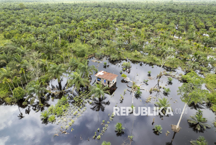 Permukiman Warga di Tanjung Jabung Timur Masih Terendam Banjir