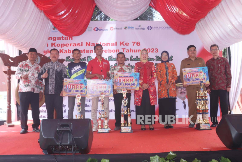 Kegiatan peringatan ke-76 Hari Koperasi Nasional (Harkopnas) di Kabupaten Cirebon, Jawa Barat, Selasa (8/8/2023). 