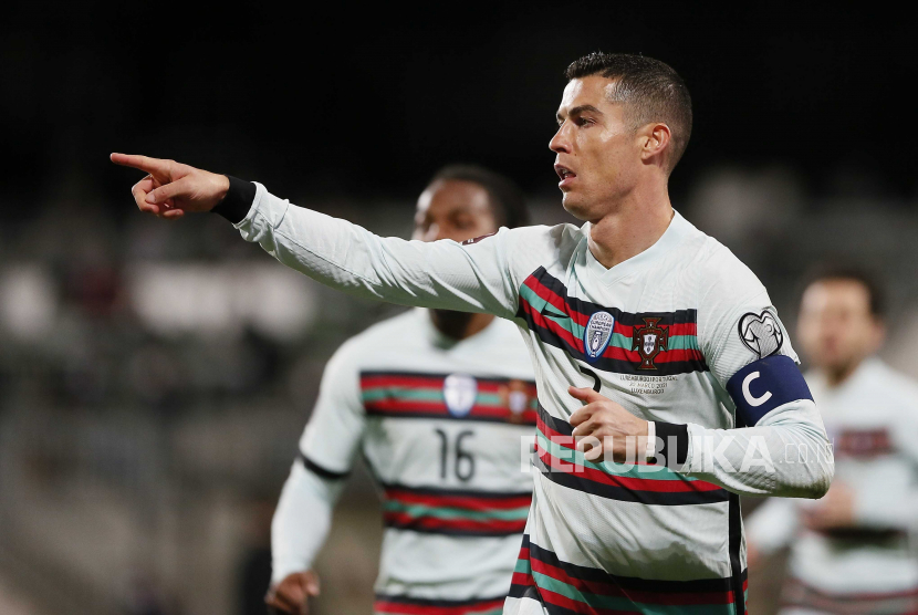  Reaksi Cristiano Ronaldo dari Portugal saat pertandingan sepak bola kualifikasi Piala Dunia 2022 antara Luksemburg dan Portugal di Luksemburg, 30 Maret 2021.