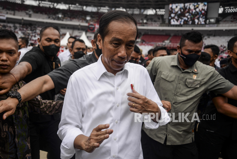 Presiden Joko Widodo (Jokowi) menghadiri acara Gerakan Nusantara Bersatu: Satu Komando Untuk Indonesia di Stadion Utama Gelora Bung Karno, Jakarta Pusat, Sabtu (26/11/2022).
