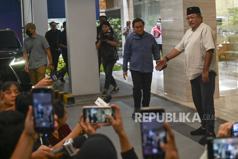 Calon gubernur DKI Jakarta Pramono Anung dan calon wakil gubernur Rano Karno di RSUD Tarakan, JakartaPusat, Jumat (30/8/2024). 