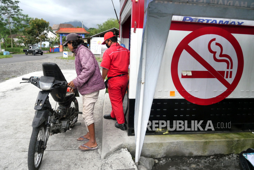 Pertamina Sumatera Barat (Sumbar) tercatat telah menyetorkan Rp 341,9 miliar Pendapatan Asli Daerah (PAD) dari Pajak Bahan Bakar Kendaraan Bermotor (PBBKB) selama 2020 terhitung hingga Oktober lalu. 