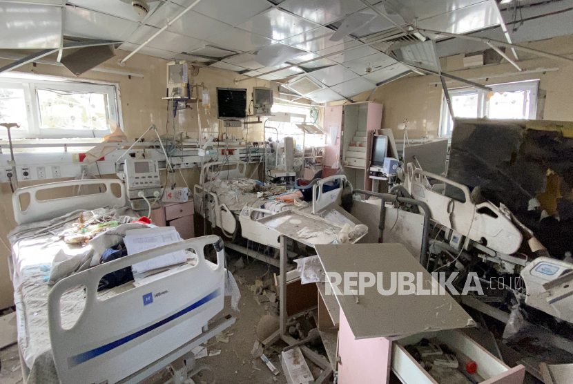Pemandangan Rumah Sakit Anak Nasser yang hancur total akibat serangan hebat Israel di Kota Gaza, Gaza pada 16 Februari 2024. 