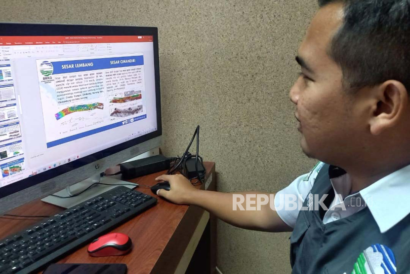 Koordinator Data dan Informasi BMKG Bandung Virga Librian mengungkapkan potensi bahaya gempa bumi yang disebabkan Sesar Lembang. 