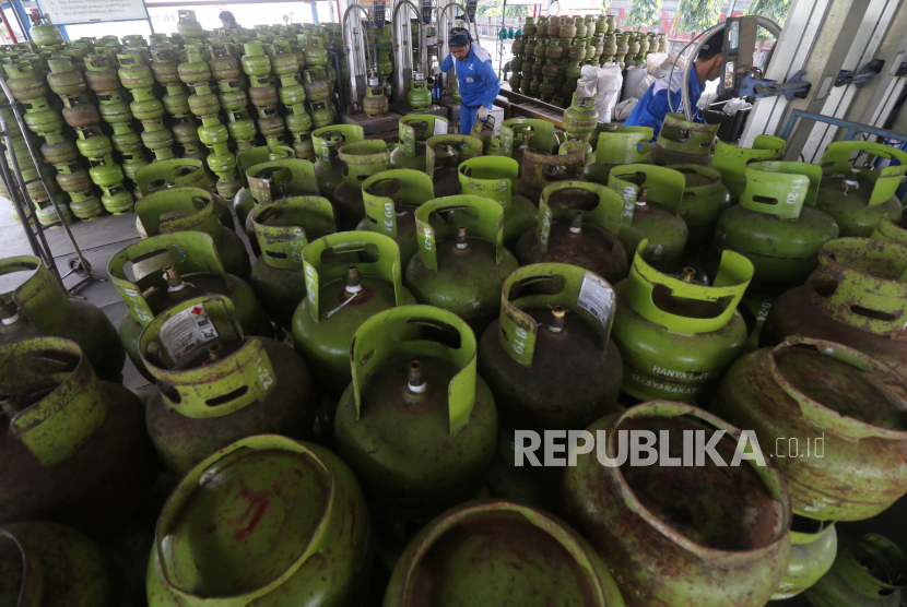  Harga gas elpiji bersubsidi di Kota Palangka Raya, Provinsi Kalimantan Tengah di tingkat pengecer pada hari kedua Ramadhan tembus Rp 38 ribu per tabung. (ilustrasi)