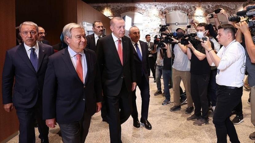 Berkat mediasi Turki dan PBB, Ukraina dan Rusia pada Jumat (24/7/2022) menandatangani perjanjian di Istanbul soal dimulainya kembali pengiriman gandum Ukraina dari pelabuhan Laut Hitam, dan terobosan diplomatik tersebut disambut oleh seluruh dunia.