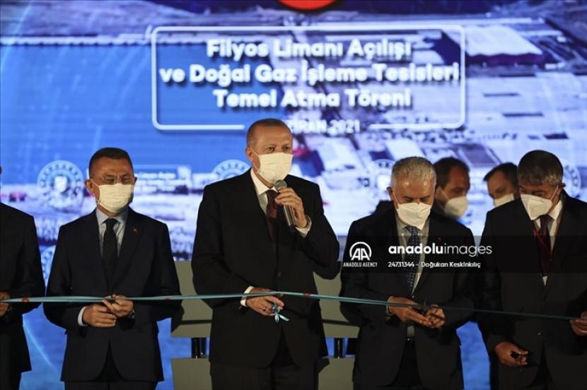 Kapal bor Turki menemukan 135 miliar meter kubik gas alam di sumur Amasra-1 di Lapangan Gas Sakarya - Anadolu Agency