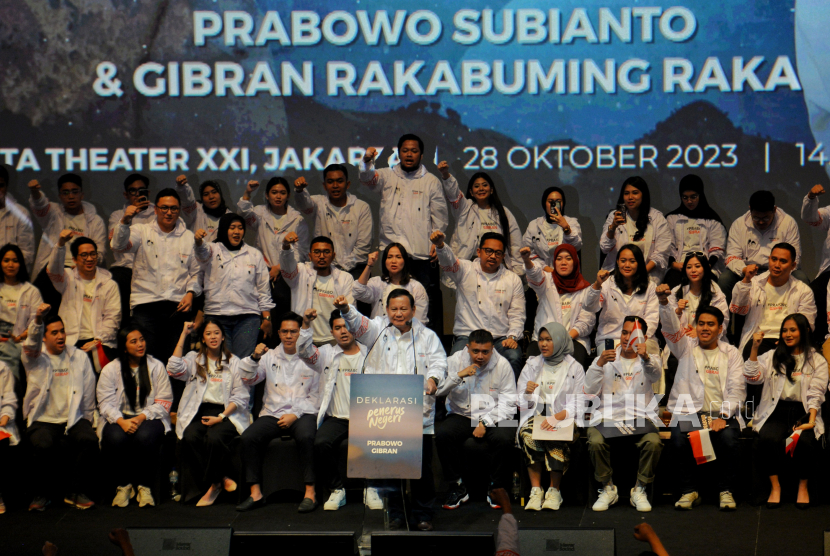 Bakal Calon Presiden (Bacapres) Koalisi Indonesia Maju (KIM) Prabowo Subianto menyampaikan pidato politiknya saat menghadiri acara deklarasi dukungan relawan Penerus Negeri.