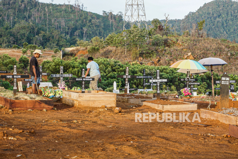 [Ilustrasi] Pemakaman khusus Covid-19 di Buper Waena, Kota Jayapura, Papua.