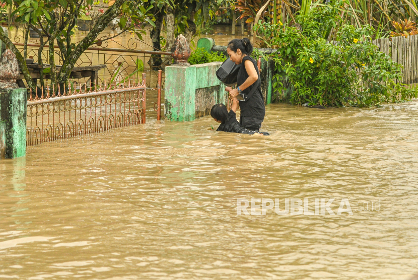 Ilustrasi banjir di Singkawang Tengah.