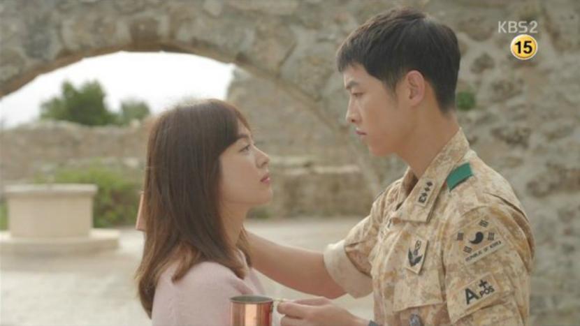 Song Hye Kyo dan Song Joong Ki dalam salah satu adegan di Descendants of the Sun.