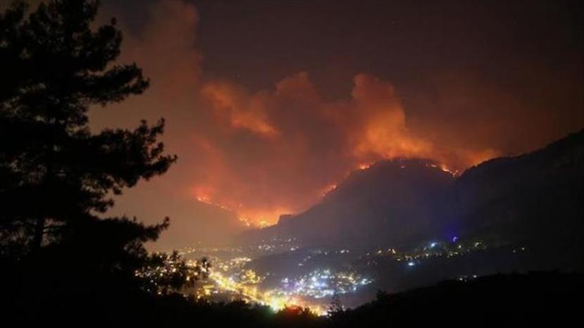 Pemerintah Turki telah memberikan santunan kepada warga yang terdampak kebakaran.