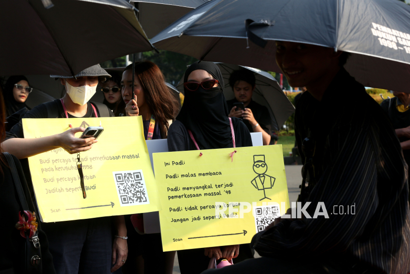 Aksi Kamisan ke-868 di Depan Istana Merdeka Soroti Manipulasi Narasi Sejarah