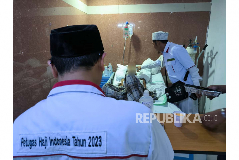 Jamaah haji Indonesia di Kantor Kesehatan Haji Indonesia (KKHI) Makkah, Rabu (7/6/2023) 
