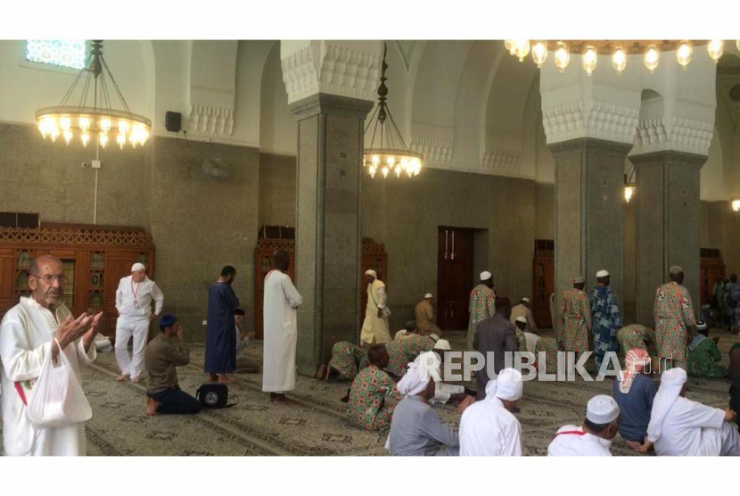 Suasana Masjid Quba, Madinah, Selasa (12/6/2023). Masjid ini merupakan masjid yang pertama dibangun Rasulullah di Madinah. Masjid ini selalu dipenuhi peziarah baik pada musim haji ataupun umroh.