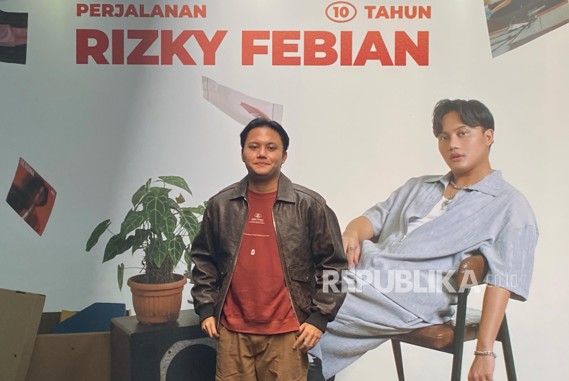 Rizky Febian akan menggelar tur di 10 kota untuk menandai perjalanan 10 tahun berkarya di industri musik. Tur bertajuk “Perjalanan 10 Tahun Rizky Febian” akan dimulai di Bogor pada 29 September 2024. 