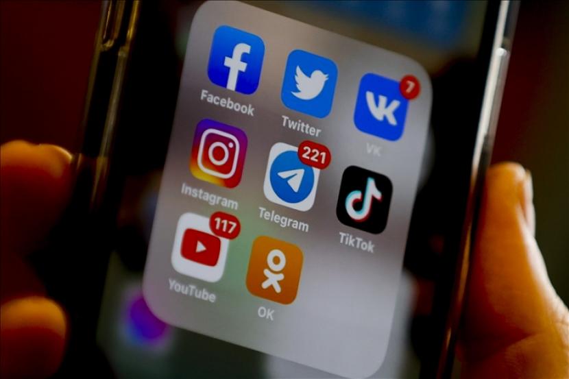 Pengadilan di Moskow pada Kamis (26/8) mendenda jejaring media sosial Facebook, Twitter, dan WhatsApp sebanyak hampir setengah juta dolar AS karena melanggar undang-undang tentang pelokalan data.