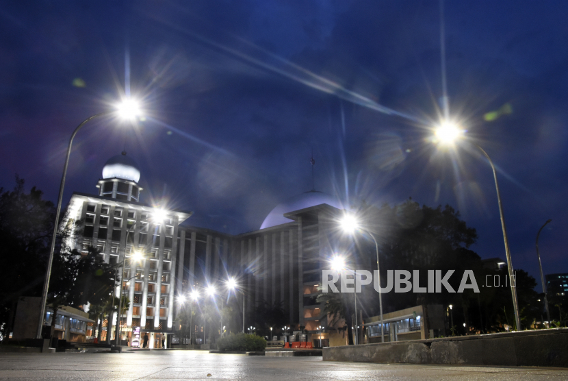 Suasana Masjid Istiqlal saat peringatan Milad ke-43 di Jakarta Pusat, Senin (22/2/2021).