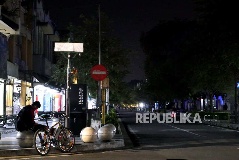 Suasana malam di kawasan wisata Malioboro, Yogyakarta, Kamis (8/7) malam. PLN menyiapkan empat strategi untuk mendorong konsumsi listrik.