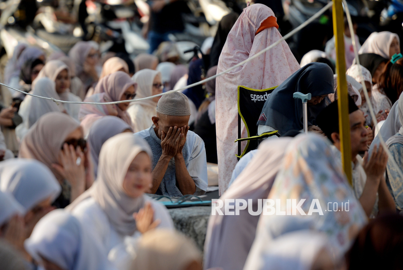 7 Ragam Cara Mengobati Kesedihan yang Diabadikan dalam Alquran