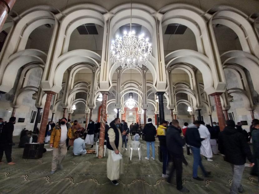 Nuansa Tarawih di Masjid M-30 Madrid - Suara Muhammadiyah
