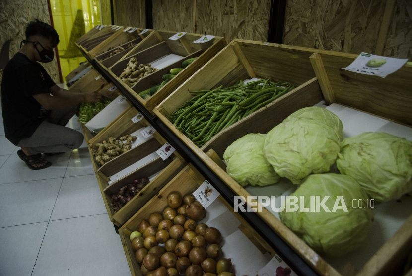 63 Pesantren Cirebon Ikut Program One Pesantren One Product. Ilustrasi produk pertanian hasil pengembangan pesantren.