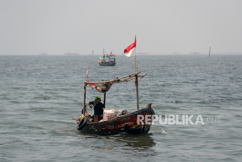 Kapal yang itumpangi tujuh nelayan asal Kabupaten Rote Ndao, Provinsi Nusa Tenggara Timur (NTT), dilaporkan hilang kontak di wilayah perbatasan laut Indonesia dengan Australia, Kamis (24/3/2022).