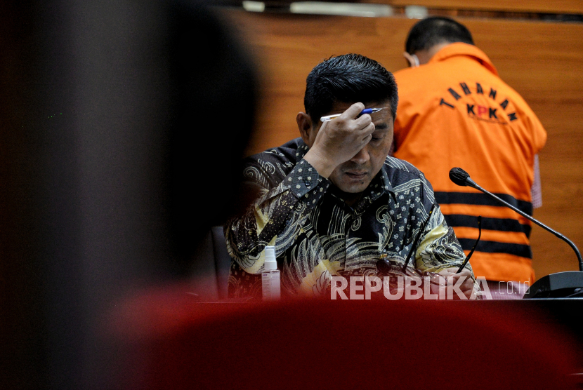 Deputi Penindakan KPK Karyoto menyampaikan keterangan pers di Gedung Merah Putih KPK, Jakarta, Kamis (18/8/2022).
