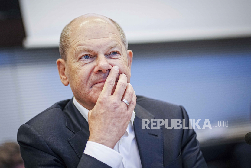 Kanselir Jerman Olaf Scholz mengatakan ia dan Perdana Menteri India Narendra Modi berkomitmen mensahkan kesepakatan perdagangan bebas antara India dan Uni Eropa.