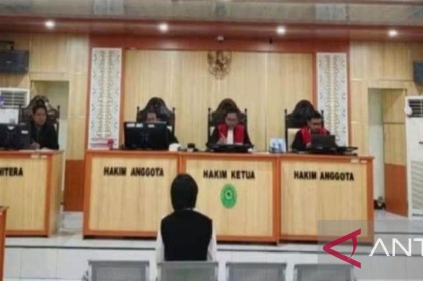 Jaksa tuntut Badai NTB satu tahun penjara.