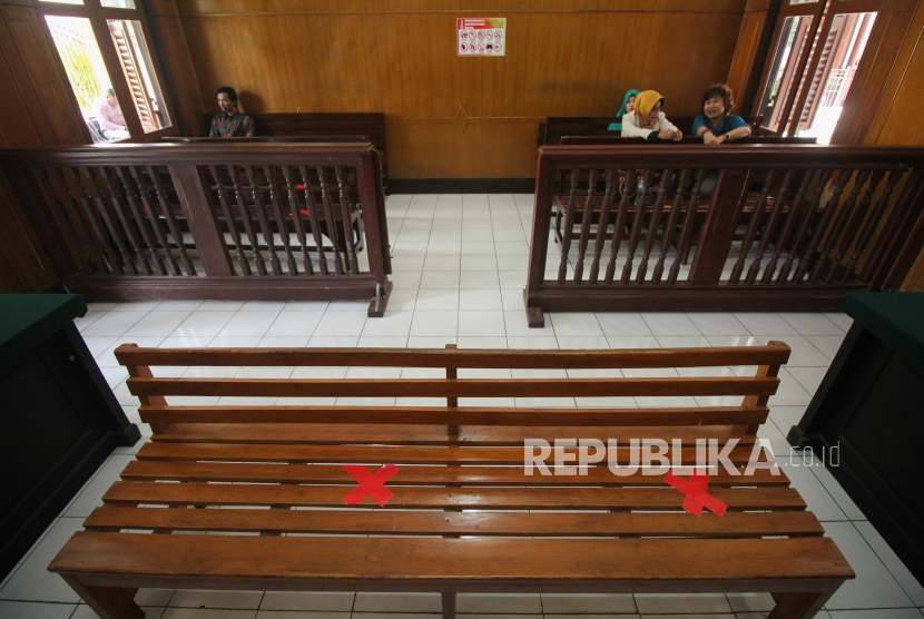 Ruang sidang di Pengadilan Negeri Surabaya, Jawa Timur (ilustrasi). Pengadilan Negeri (PN) Surabaya mulai menerapkan sidang secara online atau daring pada Senin (30/3), setelah mewabahnya virus corona atau Covid-19. 