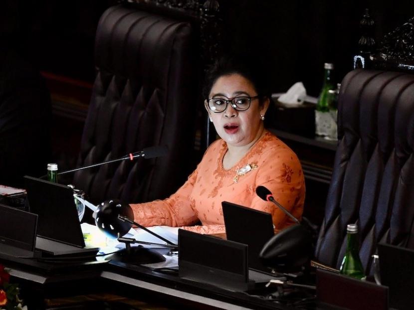 Ketua DPR Puan Maharani menyampaikan pidato pengantar dalam rangka Sidang Bersama DPR-DPD di Ruang Rapat Paripurna, Komplek Parlemen, Jakarta, Jumat (14/8/2020).