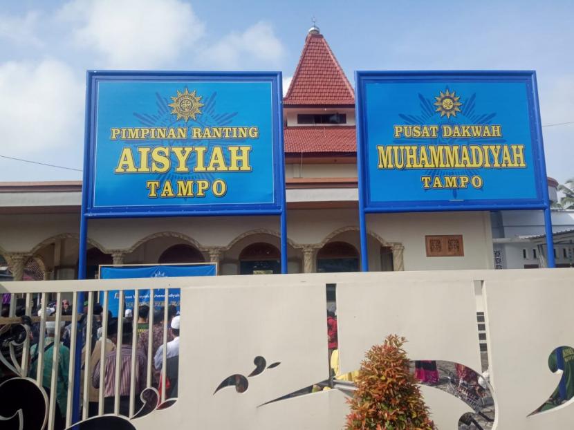Pasca Insiden Tampo, Papan Nama Kehormatan Muhammadiyah Terpasang dan Berdiri Tegak Kembali - Suara Muhammadiyah