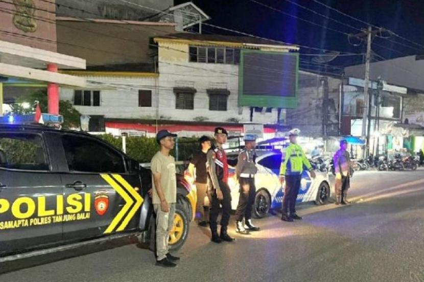 Polres Tanjungbalai gencarkan patroli malam beri rasa aman warga.