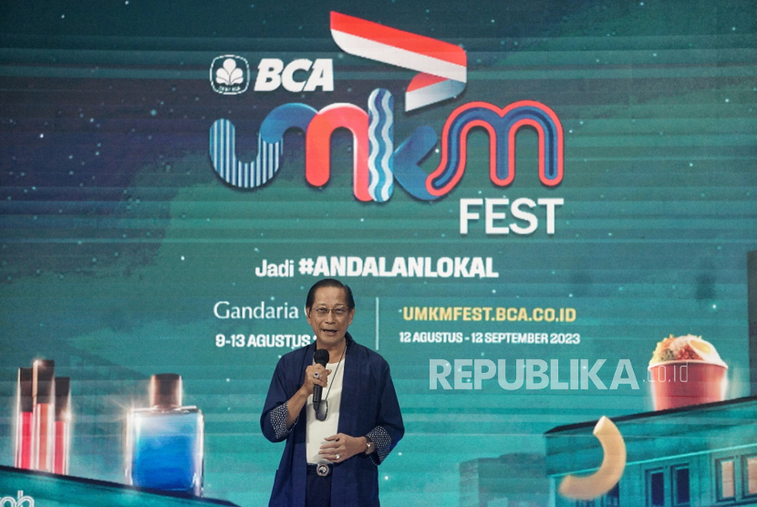 Presiden Direktur BCA Jahja Setiaatmadja memberikan sambutan pada acara BCA UMKM Fest 2023 di Jakarta, Rabu (9/8/2023). 