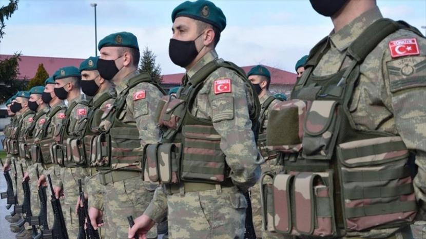 Turki telah mengirimkan tim ahli militer untuk mendukung tentara Irak melalui Misi NATO di Irak, kata Kementerian Pertahanan Turki pada Selasa (25/1).